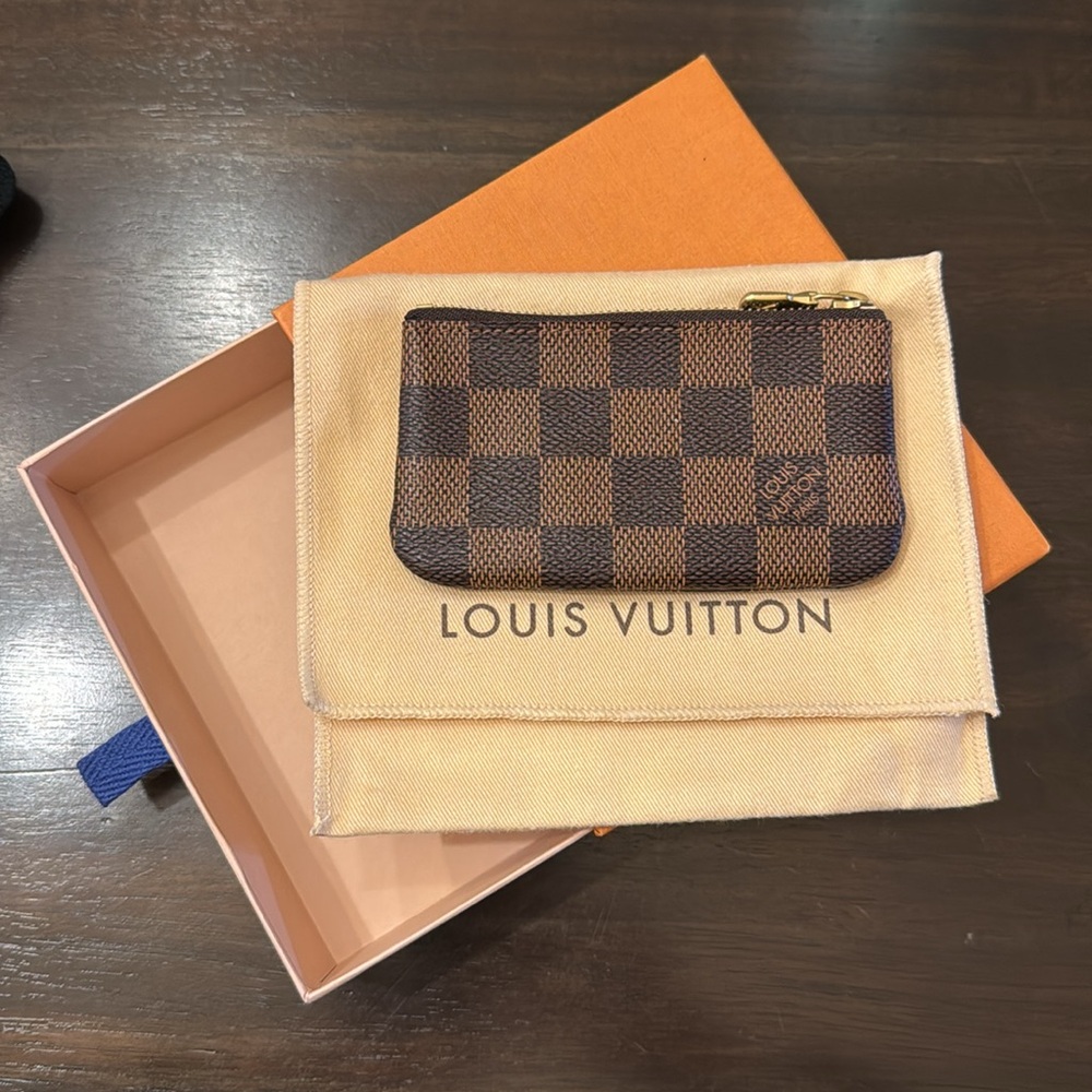 ♥️Sale♥️ Louis Vuitton Damier Key Cles Limited Availability